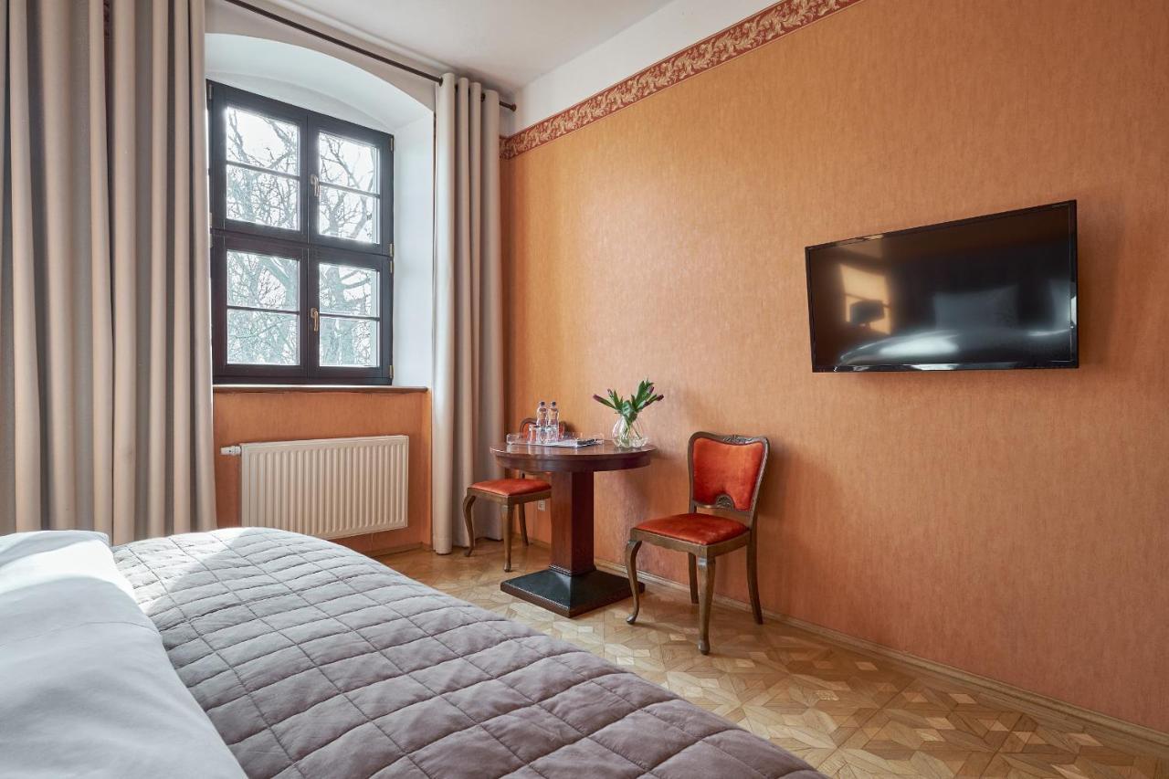 Boutique Palac Warmatowice Sienkiewiczowskie Λέγκνικα Εξωτερικό φωτογραφία