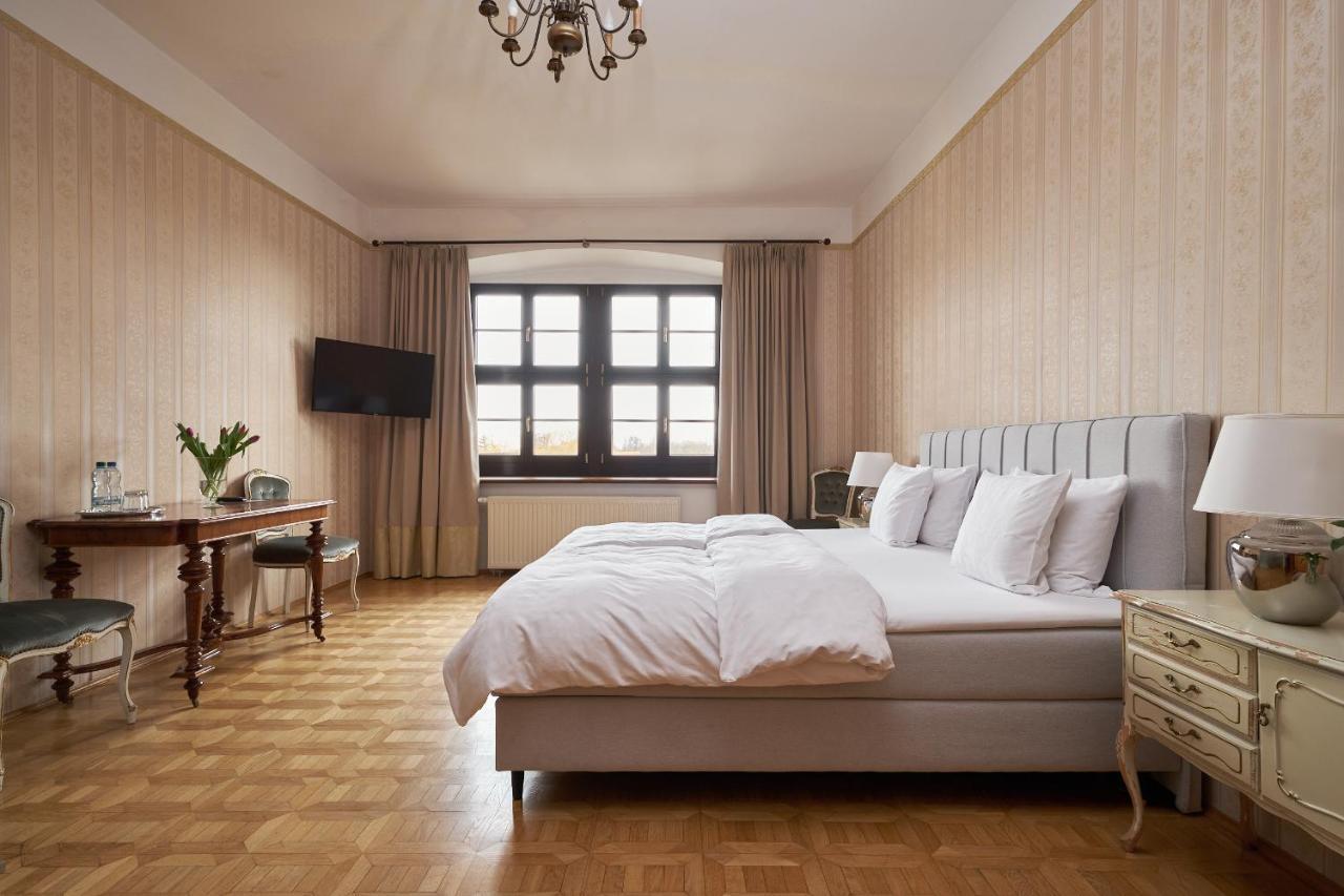 Boutique Palac Warmatowice Sienkiewiczowskie Λέγκνικα Εξωτερικό φωτογραφία