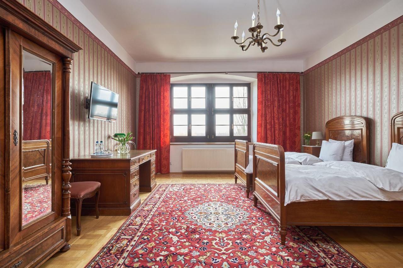 Boutique Palac Warmatowice Sienkiewiczowskie Λέγκνικα Εξωτερικό φωτογραφία