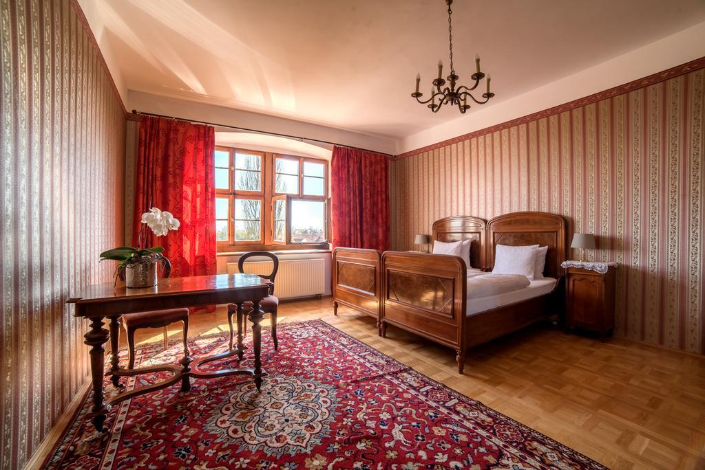 Boutique Palac Warmatowice Sienkiewiczowskie Λέγκνικα Εξωτερικό φωτογραφία